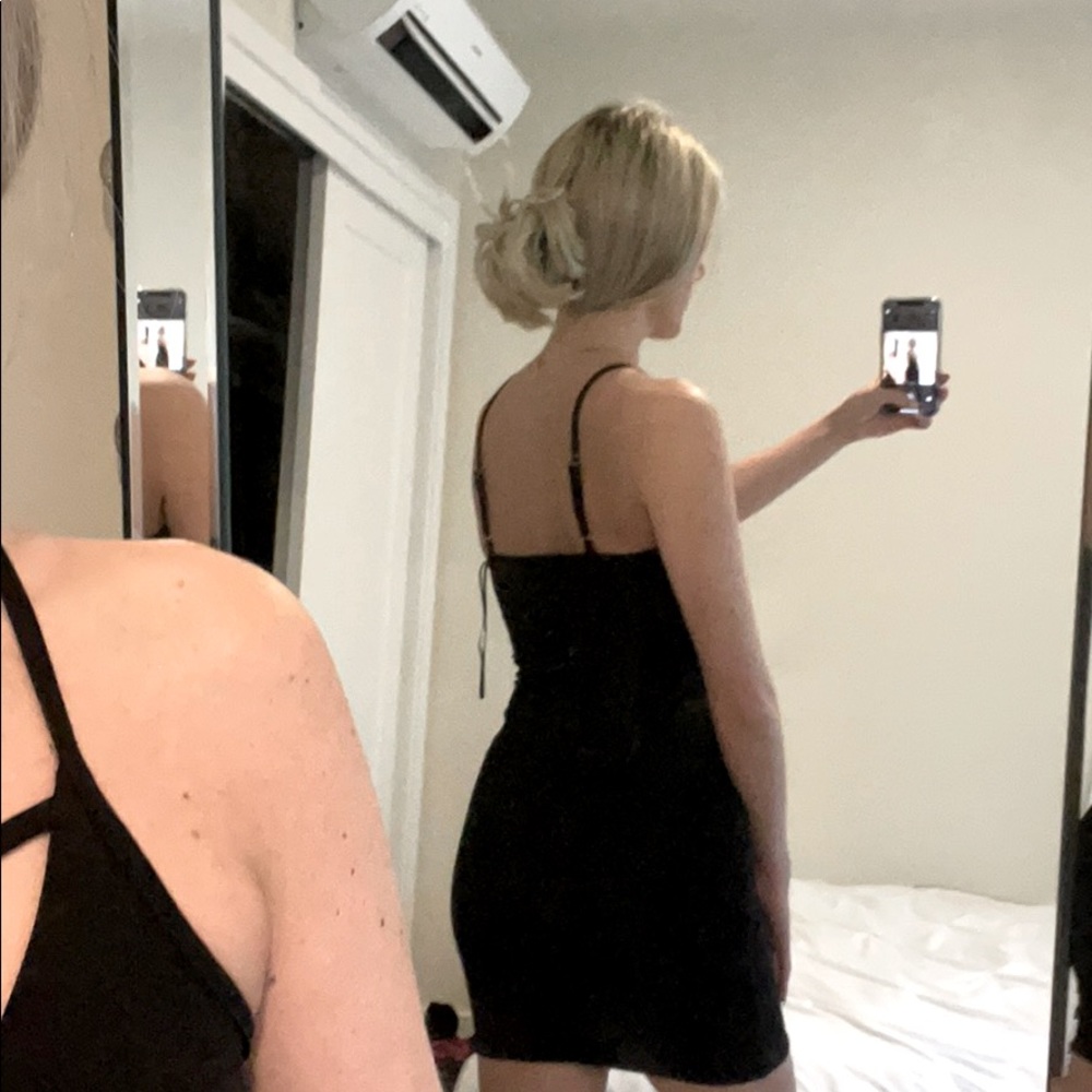 Dress - Picture 3 of 4